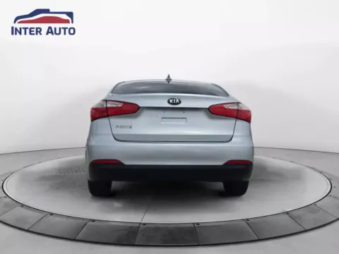 More photos of 2016 Kia Forte LX Sedan 4D at Interauto, MA