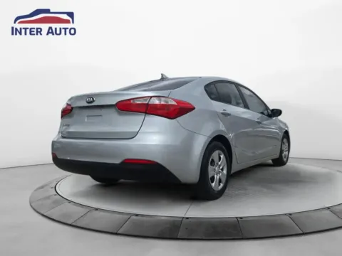 More photos of 2016 Kia Forte LX Sedan 4D at Interauto, MA