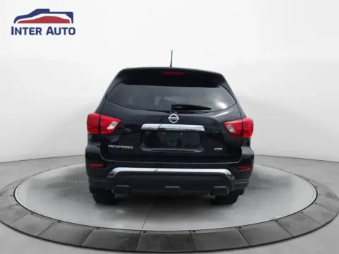 More photos of 2018 Nissan Pathfinder S Sport Utility 4D at Interauto, MA