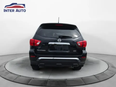 More photos of 2018 Nissan Pathfinder S Sport Utility 4D at Interauto, MA