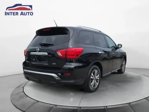 More photos of 2018 Nissan Pathfinder S Sport Utility 4D at Interauto, MA
