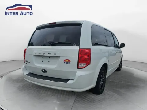 More photos of 2015 Dodge Grand Caravan Passenger SE Plus Minivan 4D at Interauto, MA