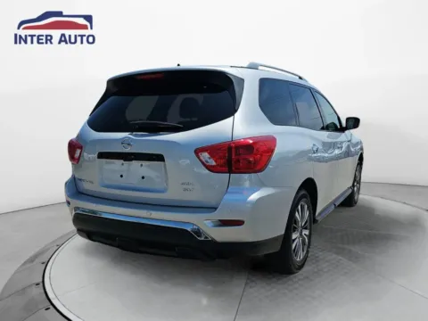 More photos of 2018 Nissan Pathfinder SV Sport Utility 4D at Interauto, MA