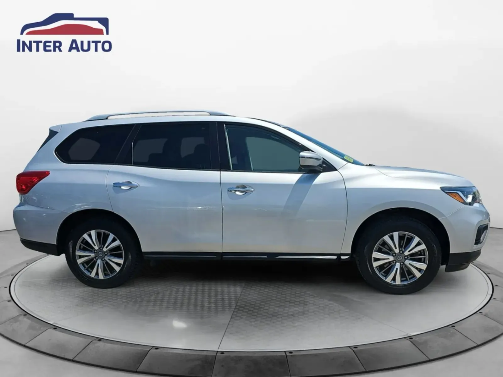 2018 Nissan Pathfinder SV - Photo 6
