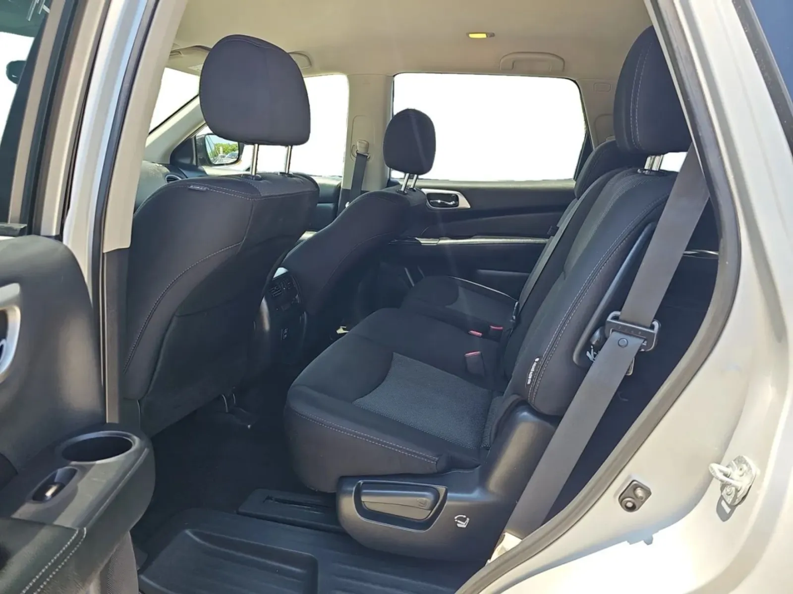 2018 Nissan Pathfinder SV - Photo 12