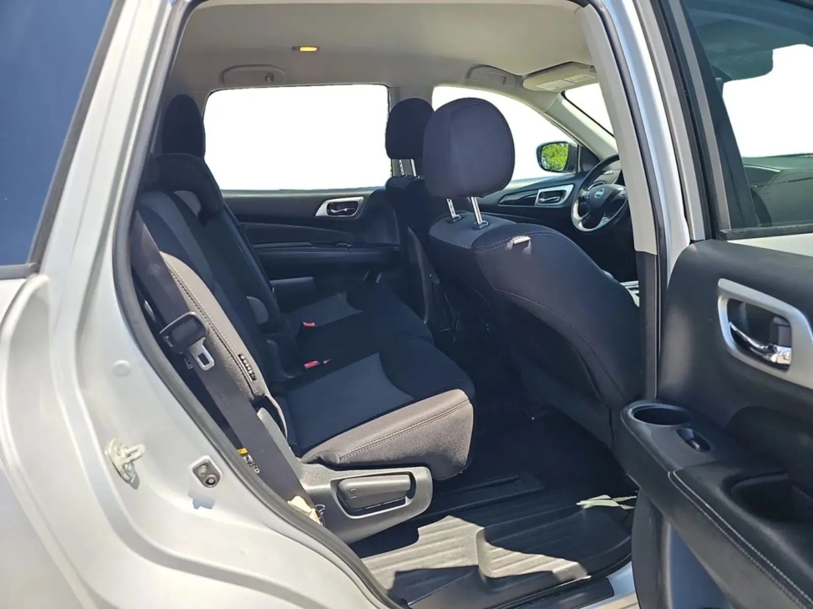 2018 Nissan Pathfinder SV - Photo 14
