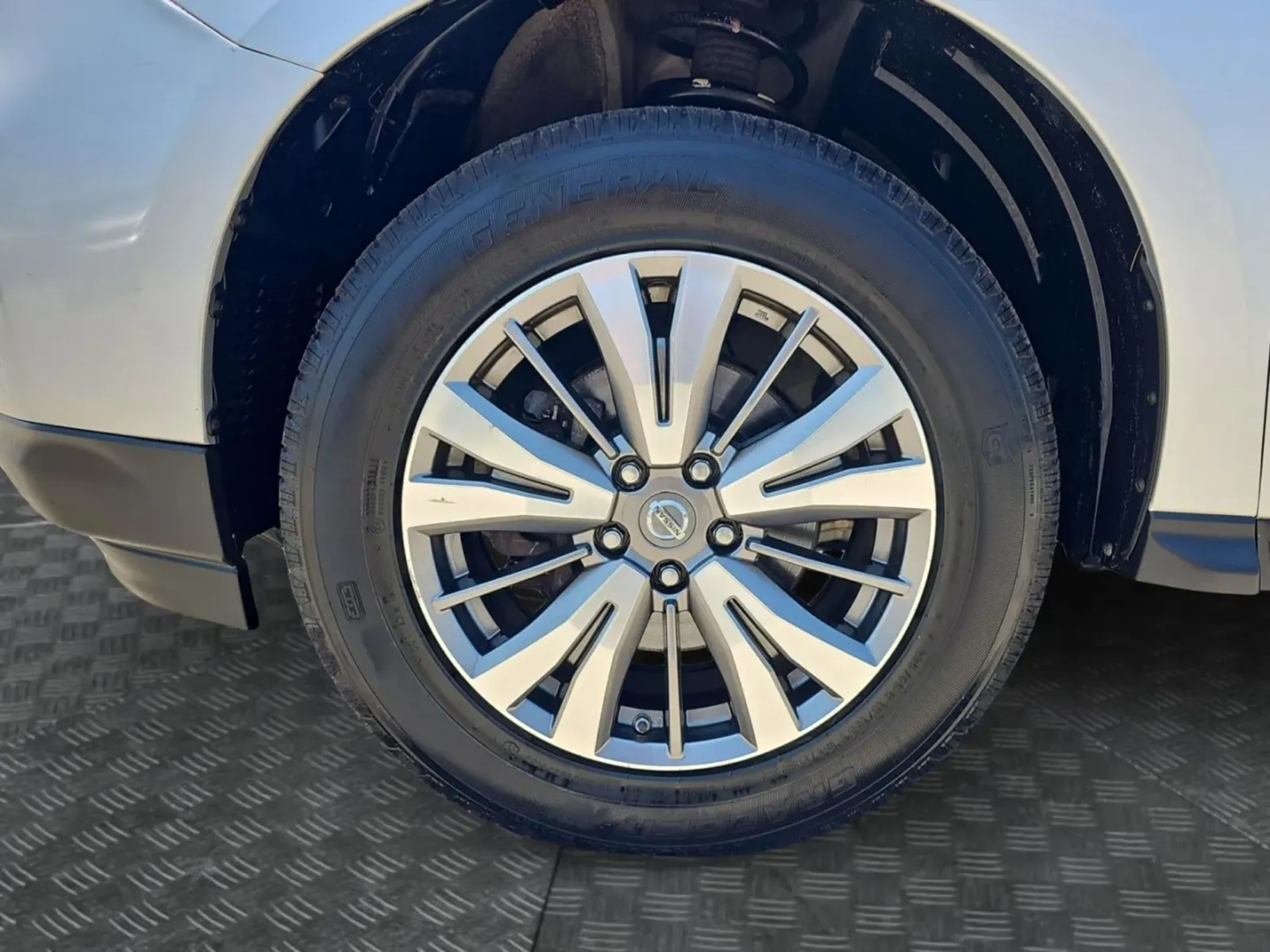 2018 Nissan Pathfinder SV - Photo 17