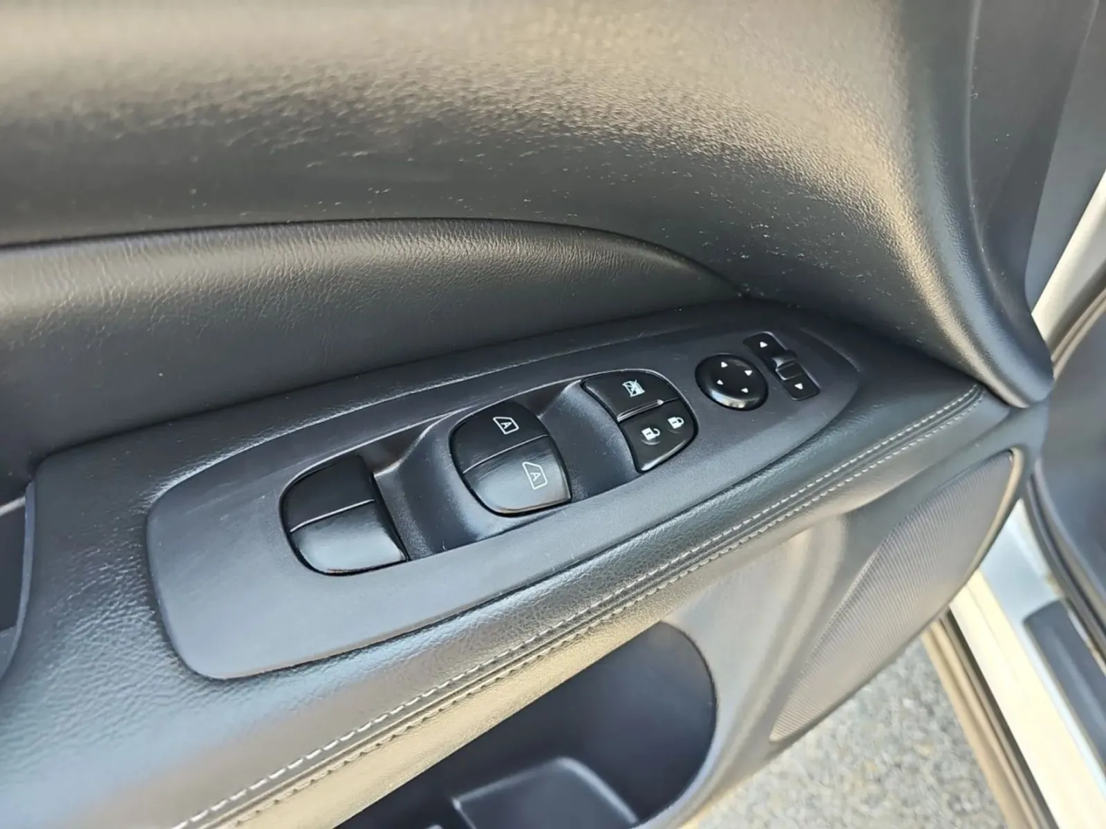 2018 Nissan Pathfinder SV - Photo 18