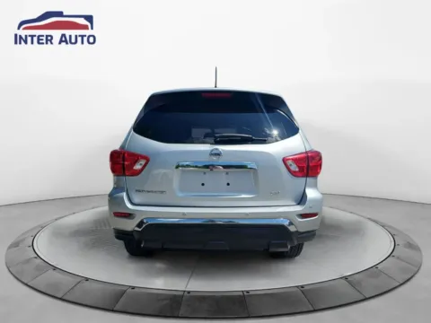 More photos of 2017 Nissan Pathfinder SV Sport Utility 4D at Interauto, MA