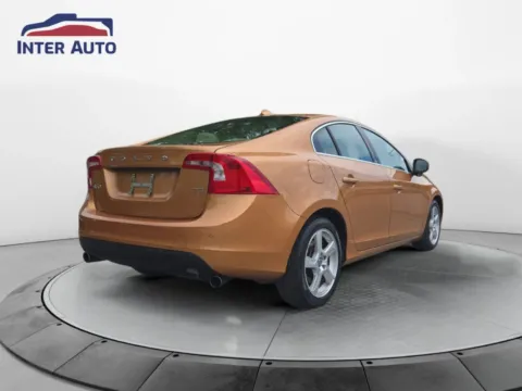 More photos of 2013 Volvo S60 T5 Sedan 4D at Interauto, MA