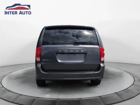 More photos of 2017 Dodge Grand Caravan Passenger SE Plus Minivan 4D at Interauto, MA