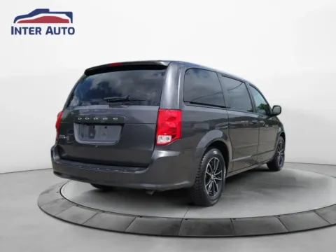 More photos of 2017 Dodge Grand Caravan Passenger SE Plus Minivan 4D at Interauto, MA