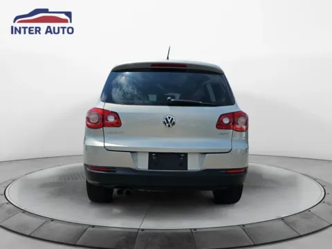 More photos of 2009 Volkswagen Tiguan S Sport Utility 4D at Interauto, MA