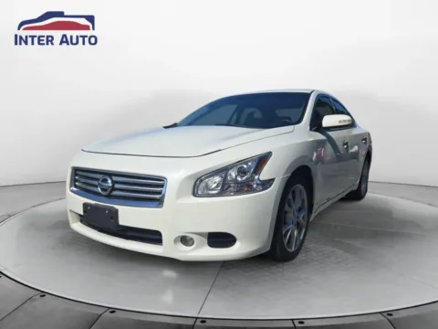 White 2014 Nissan Maxima SV Sedan 4D for sale in Worcester, MA