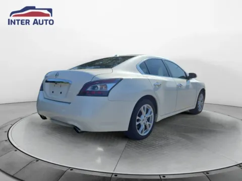 More photos of 2014 Nissan Maxima SV Sedan 4D at Interauto, MA