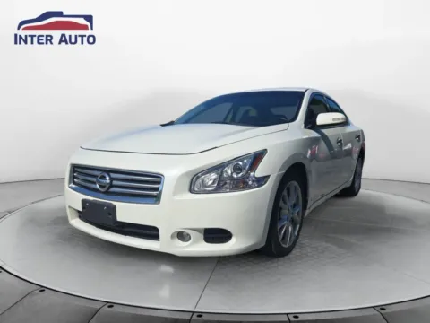 White 2014 Nissan Maxima SV Sedan 4D for sale in Worcester, MA