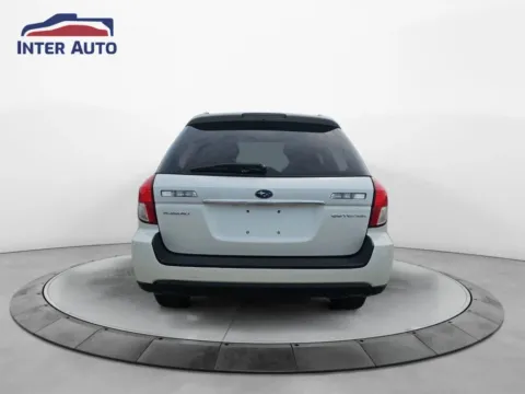 More photos of 2009 Subaru Outback 2.5i Limited Wagon 4D at Interauto, MA