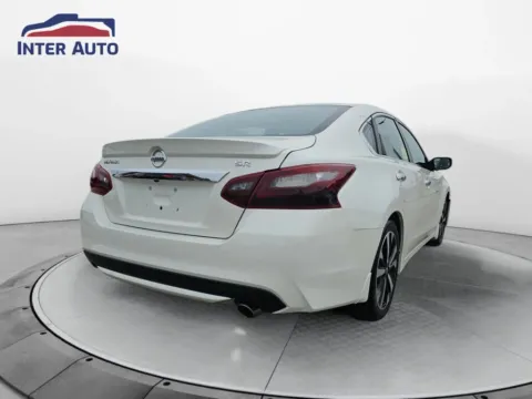 More photos of 2018 Nissan Altima 2.5 SR Sedan 4D at Interauto, MA