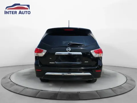 More photos of 2013 Nissan Pathfinder SV Sport Utility 4D at Interauto, MA