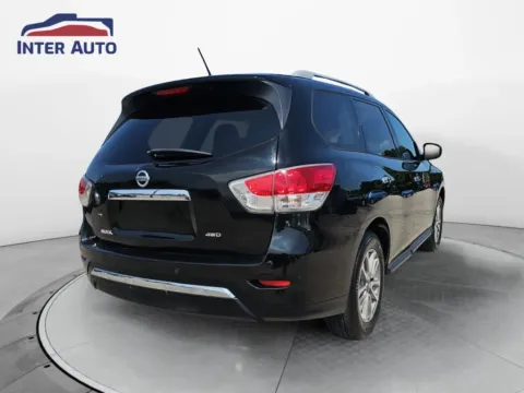 More photos of 2013 Nissan Pathfinder SV Sport Utility 4D at Interauto, MA