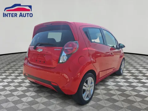 More photos of 2015 Chevrolet Spark 1LT Hatchback 4D at Interauto, MA