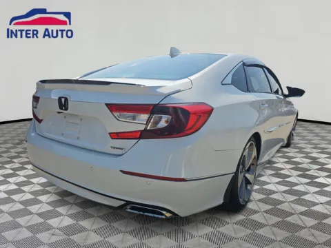 More photos of 2018 Honda Accord Touring Sedan 4D at Interauto, MA