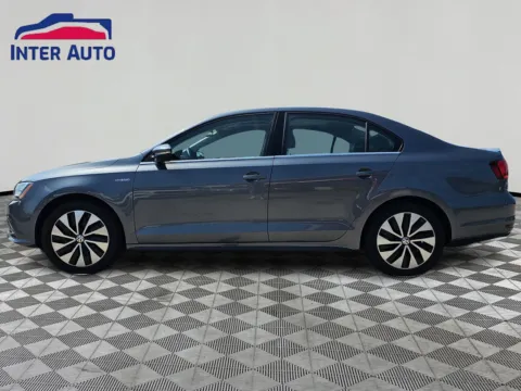 Photos of 2015 Volkswagen Jetta Hybrid SEL Premium Sedan 4D for sale in Worcester, MA at Interauto