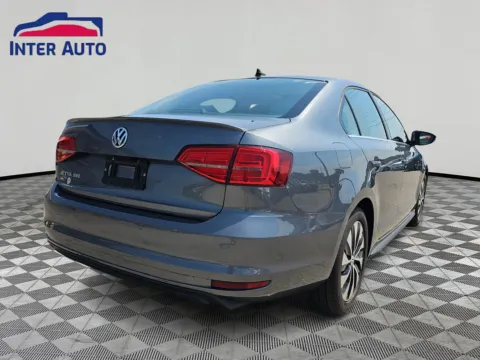More photos of 2015 Volkswagen Jetta Hybrid SEL Premium Sedan 4D at Interauto, MA