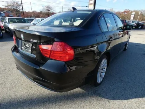 More photos of 2011 BMW 3 Series 328i xDrive Sedan 4D at Interauto, MA