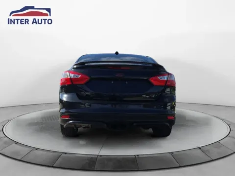 More photos of 2014 Ford Focus SE Sedan 4D at Interauto, MA