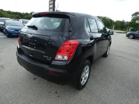More photos of 2016 Chevrolet Trax LS Sport Utility 4D at Interauto, MA