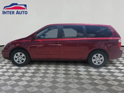 Photos of 2006 Kia Sedona LX Minivan 4D for sale in Worcester, MA at Interauto