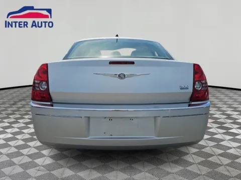 More photos of 2008 Chrysler 300 Touring Sedan 4D at Interauto, MA