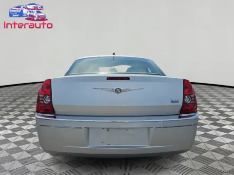 More photos of 2008 Chrysler 300 Touring Sedan 4D at Interauto, MA