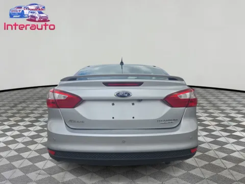 More photos of 2014 Ford Focus Titanium Sedan 4D at Interauto, MA
