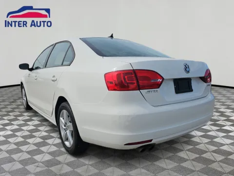 Another view of 2012 Volkswagen Jetta 2.5L SE Sedan 4D for sale in Worcester, MA at Interauto