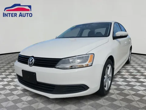 White 2012 Volkswagen Jetta 2.5L SE Sedan 4D for sale in Worcester, MA