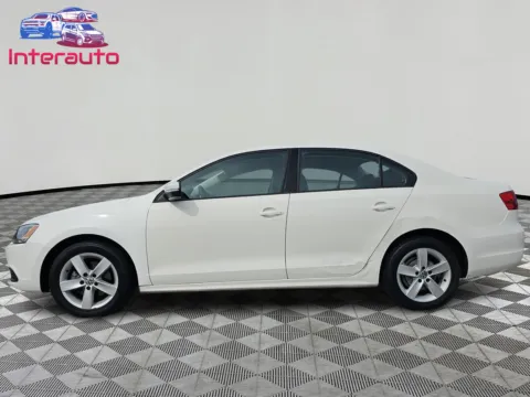 Photos of 2012 Volkswagen Jetta 2.5L SE Sedan 4D for sale in Plainville, MA at Interauto