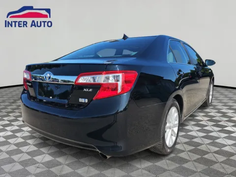 More photos of 2012 Toyota Camry XLE Hybrid Sedan 4D at Interauto, MA