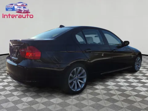 More photos of 2011 BMW 3 Series 328i xDrive Sedan 4D at Interauto, MA