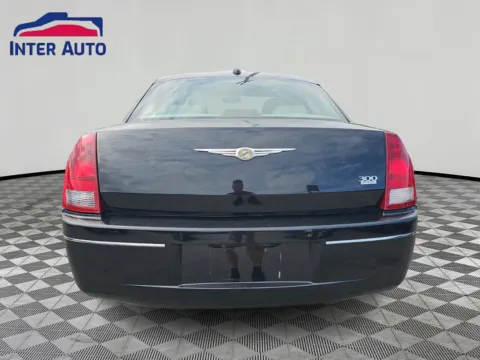 More photos of 2006 Chrysler 300 Touring Sedan 4D at Interauto, MA