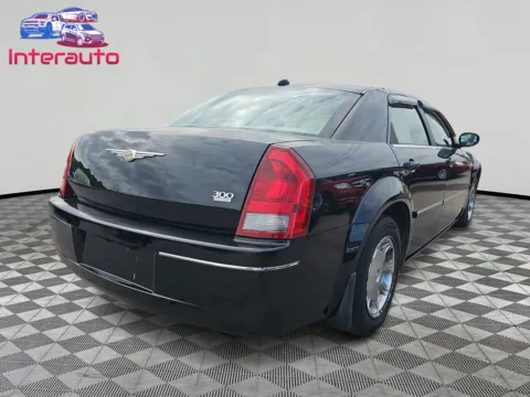 More photos of 2006 Chrysler 300 Touring Sedan 4D at Interauto, MA