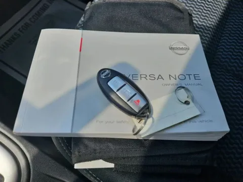 More photos of 2014 Nissan Versa Note SV Hatchback 4D at Interauto, MA