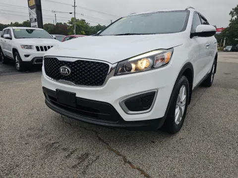 White 2016 Kia Sorento LX Sport Utility 4D for sale in Worcester, MA