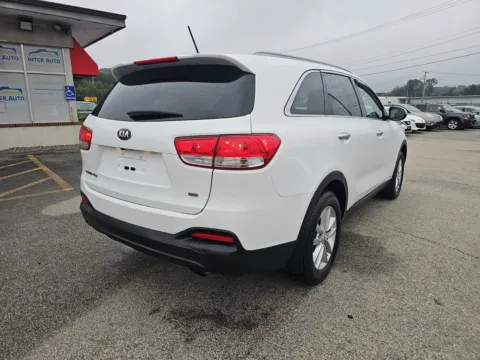 More photos of 2016 Kia Sorento LX Sport Utility 4D at Interauto, MA