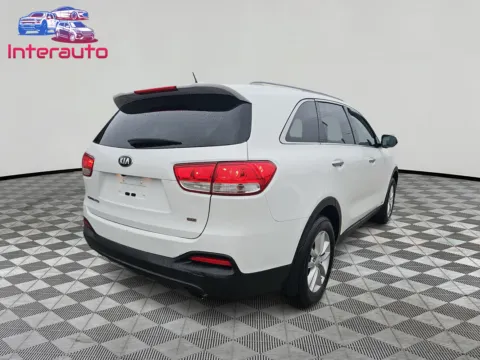 More photos of 2016 Kia Sorento LX Sport Utility 4D at Interauto, MA