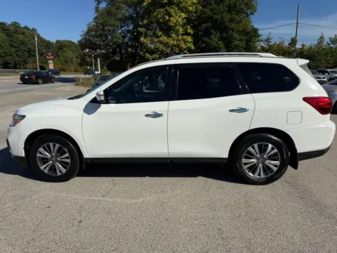 Photos of 2018 Nissan Pathfinder SL Sport Utility 4D for sale in Worcester, MA at Interauto