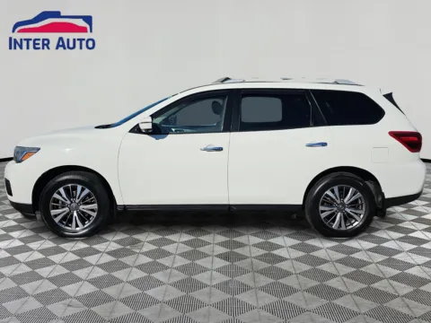 Photos of 2018 Nissan Pathfinder SL Sport Utility 4D for sale in Worcester, MA at Interauto