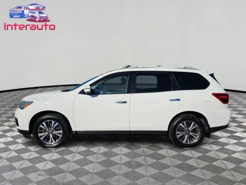 Photos of 2018 Nissan Pathfinder SL Sport Utility 4D for sale in Plainville, MA at Interauto
