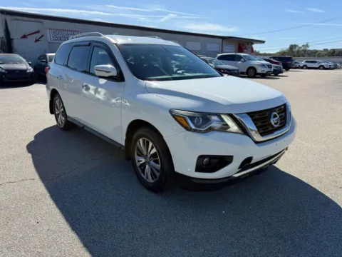 White 2018 Nissan Pathfinder SL Sport Utility 4D for sale in Worcester, MA